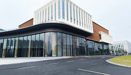 How Landvac tempered vacuum glazing works in increasing the curb appeals of old windows?